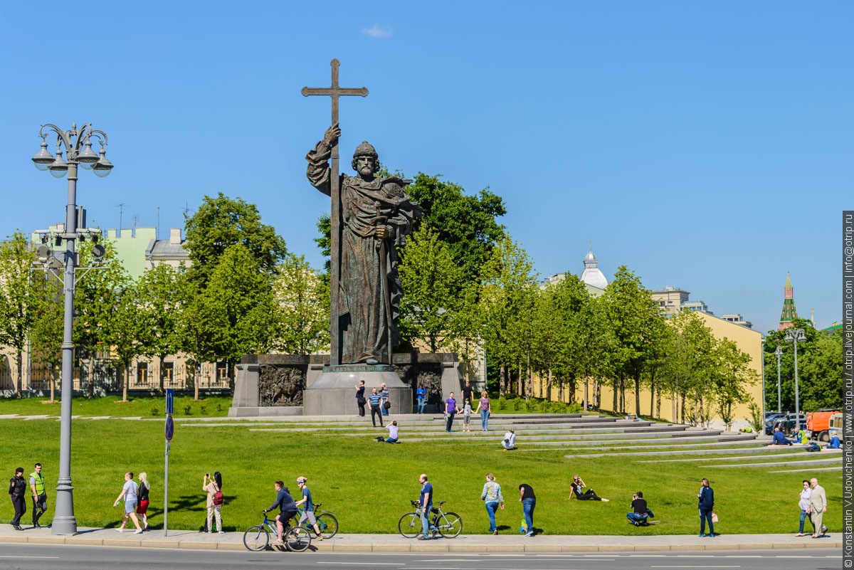 Автобусная прогулка по Москве (2018.05.06) img2485s.jpg