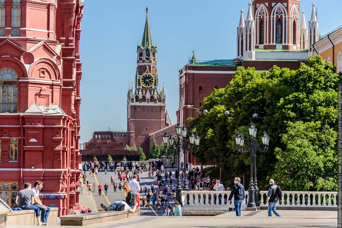 Автобусная прогулка по Москве (2018.05.06) img2506s.jpg