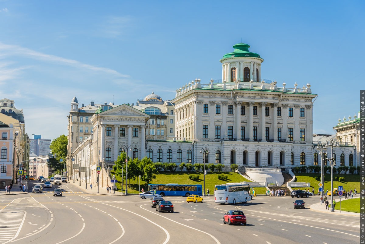 Автобусная прогулка по Москве (2018.05.06) img2525s.jpg