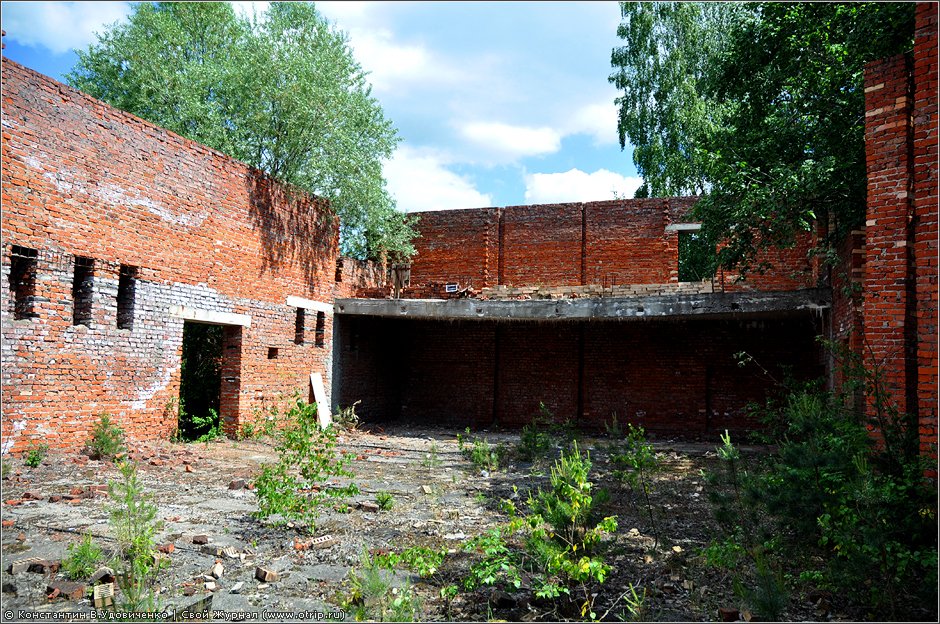 Недостроенный лагерь "Дельфин" (12.06.2011) 9743s_2.jpg