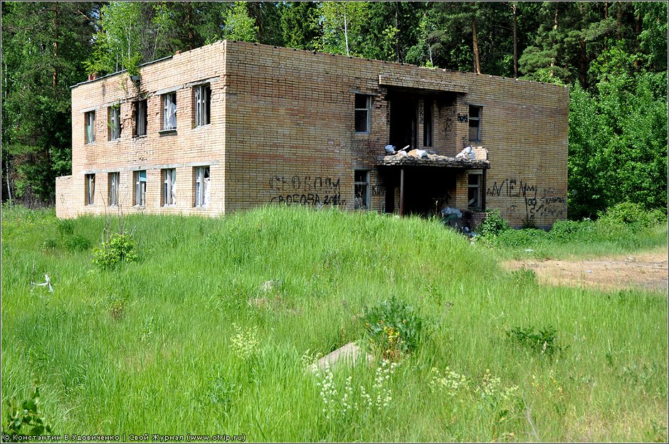 Недостроенный лагерь "Дельфин" (12.06.2011) 9823s_2.jpg