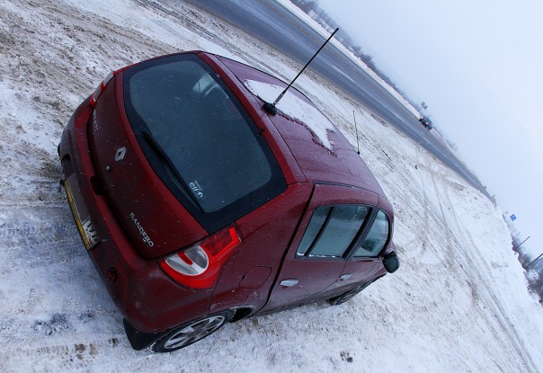 Renault Sandero (борт 739 'Serenity') x_f75bd142.jpg