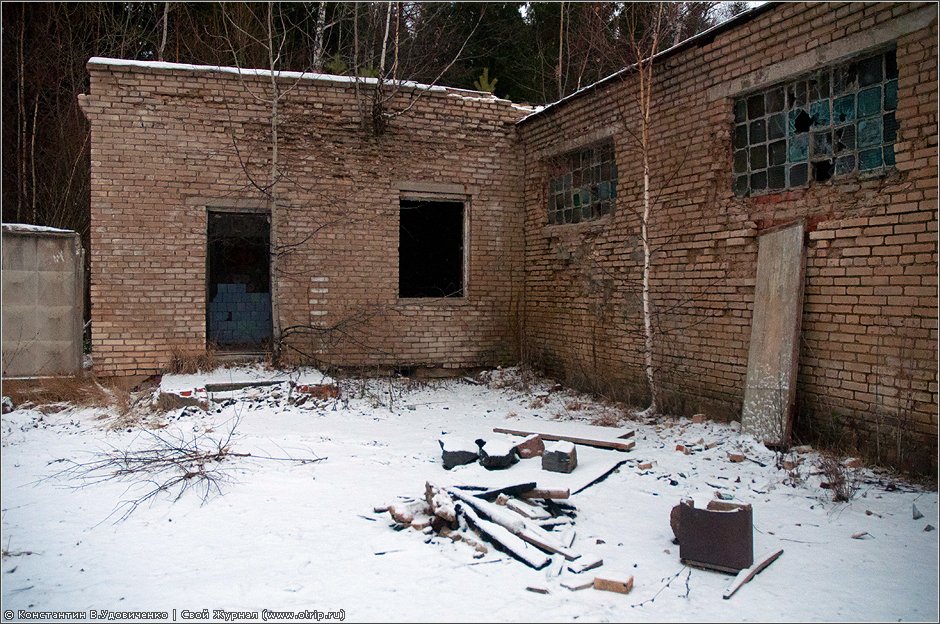 Заброшенная ВЧ (10.12.2011) 8361s_2.jpg