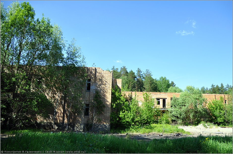 Заброшенный пансионат "Меркурий" (05.06.2011) 9464s_2.jpg