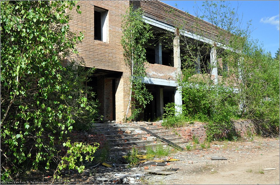 Заброшенный пансионат "Меркурий" (05.06.2011) 9624s_2.jpg